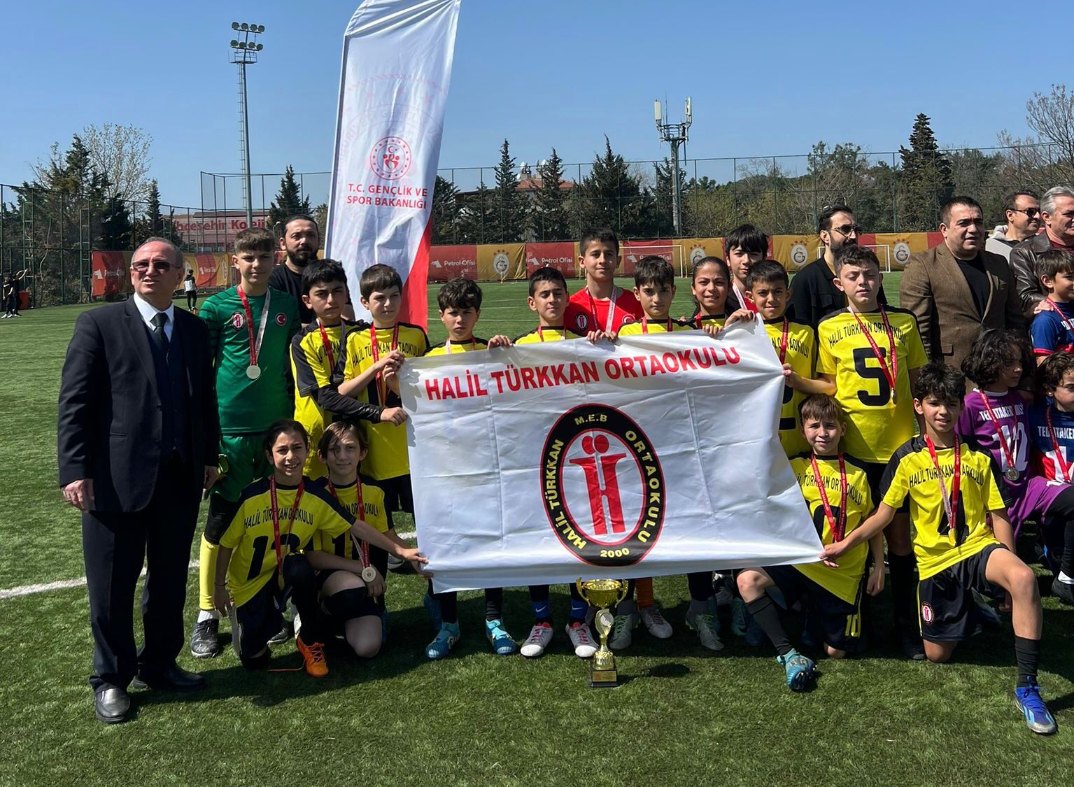 Halil Türkkan Ortaokulu yeniden İstanbul Şampiyonu oldu